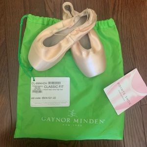 Gaynor Minden Pointe shoes